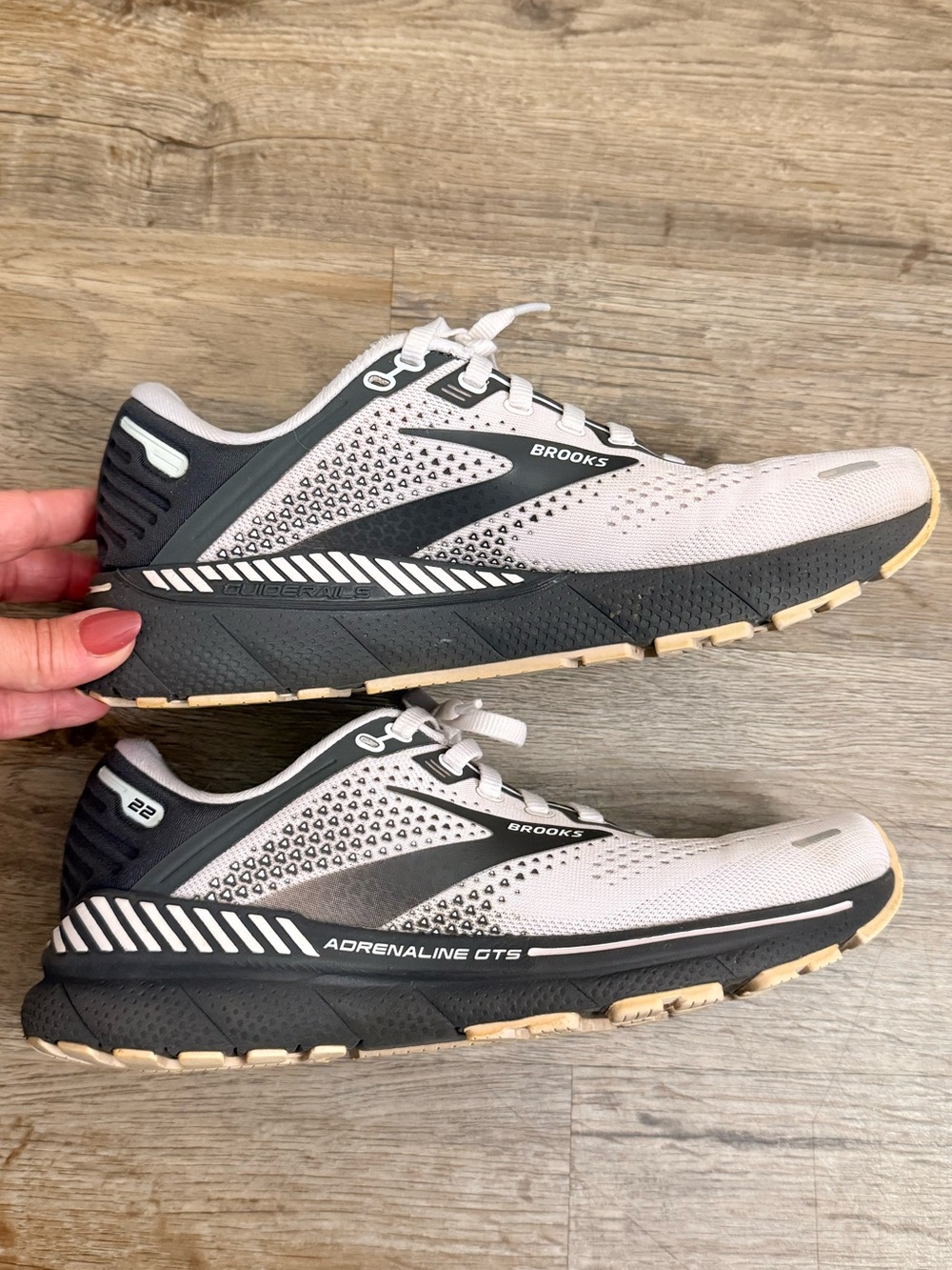 Brooks • Adrenaline GTS 22